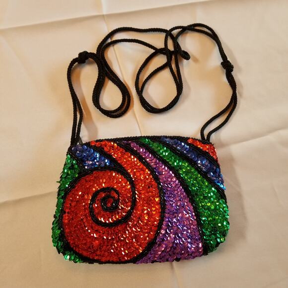 La Regale  LTD hand made in Macau sequined purse - Picture 7 of 12